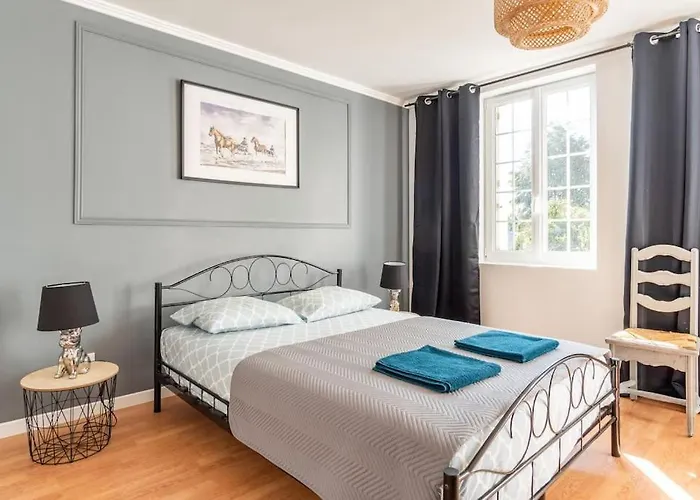 Maison Pour Les Vacances Et Les Evenements 12 Personnes * La Desverie