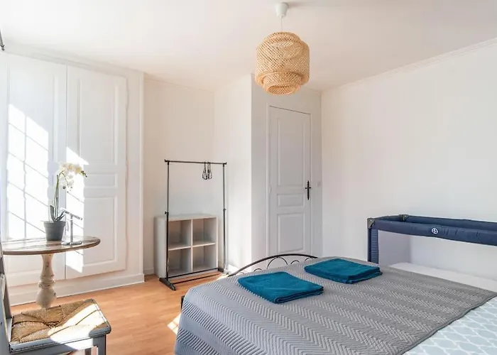 Maison Pour Les Vacances Et Les Evenements 12 Personnes * La Desverie