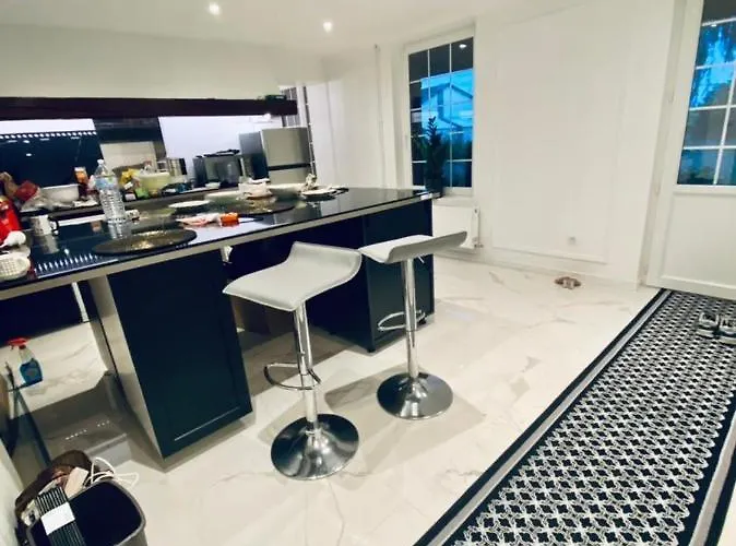 Maison Pour Les Vacances Et Les Evenements 12 Personnes * La Desverie